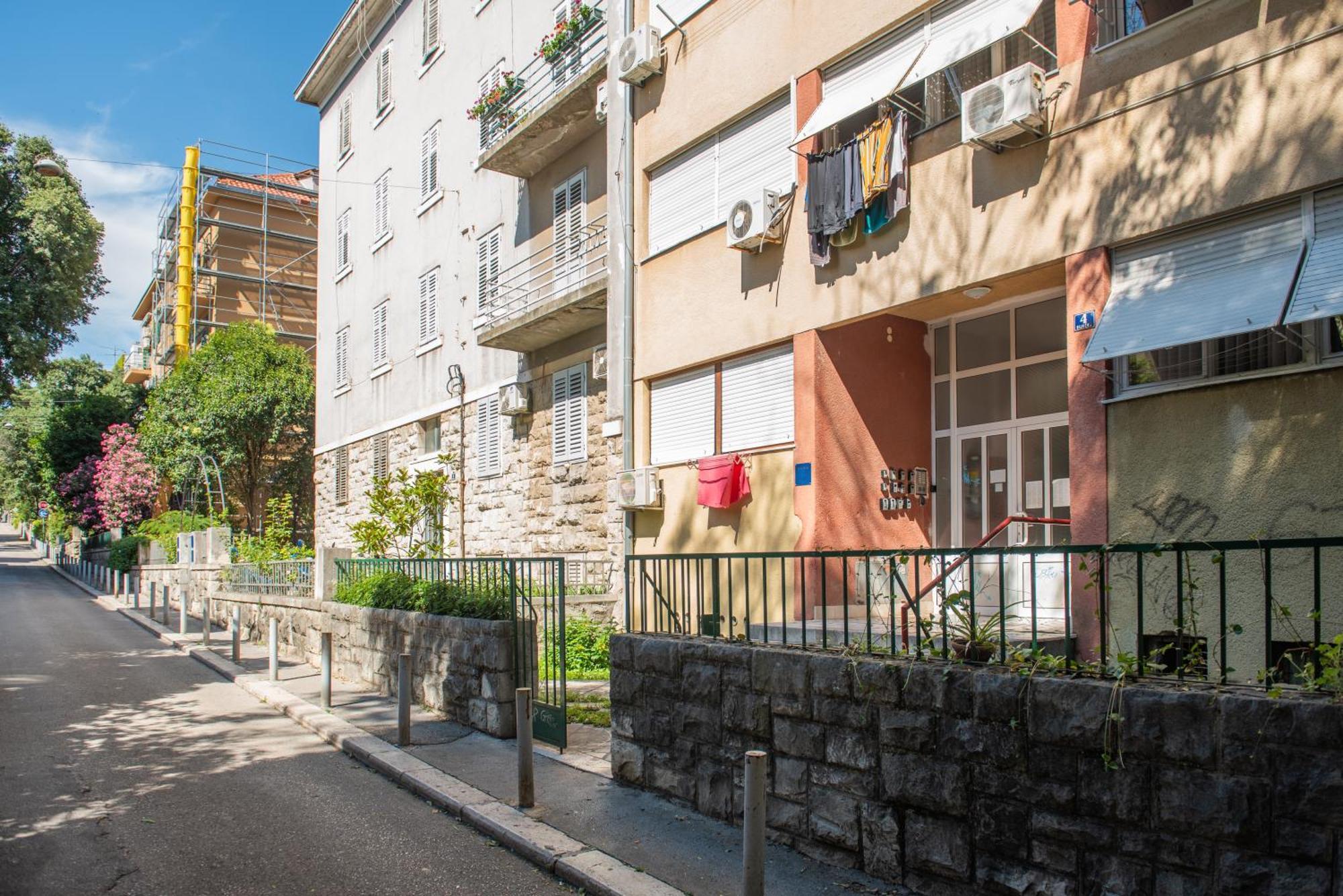 Laghanini Apartments Split Exteriör bild